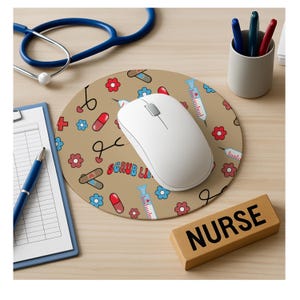 Sjuksköterskemusmatta, Scrub Life-musmatta för omvårdnad, stetoskop, spruta, medicin, plåster, blommor, sjukhusskrivbordsdekor, present till sjuksköterska, medicinsk