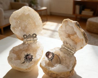 Natuurlijke agaat geode ringdoos, handgemaakte kristallen ringhouder, ruwe steen voorsteldoos, geode trouwring, boho sieraden decor, cadeau voor haar