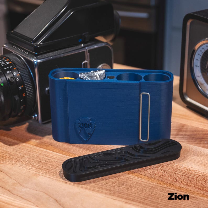 Travel Film Canister with dark slide holder for 4 rolls of 120mm film Zion