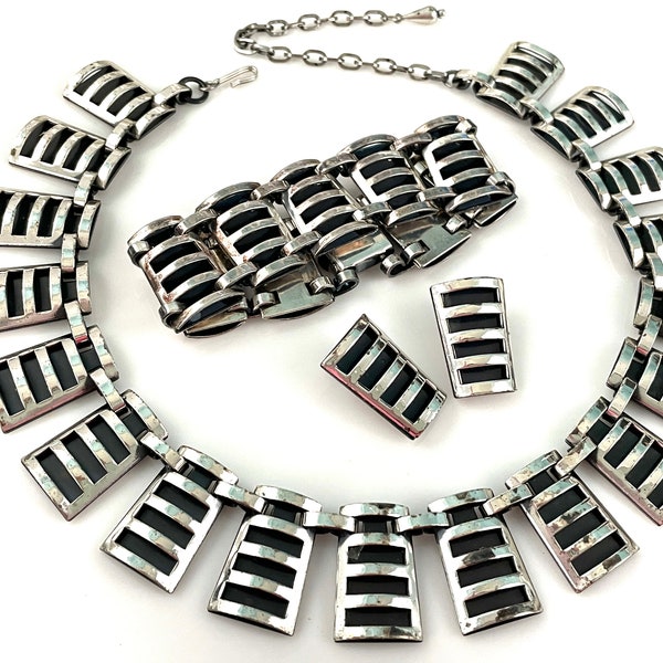 50s Modernist Jewelry Set for Women, Adjustable Vintage Silver Choker, Bracelet and Clip On Earrings, Bright Finish and Japanned Metal