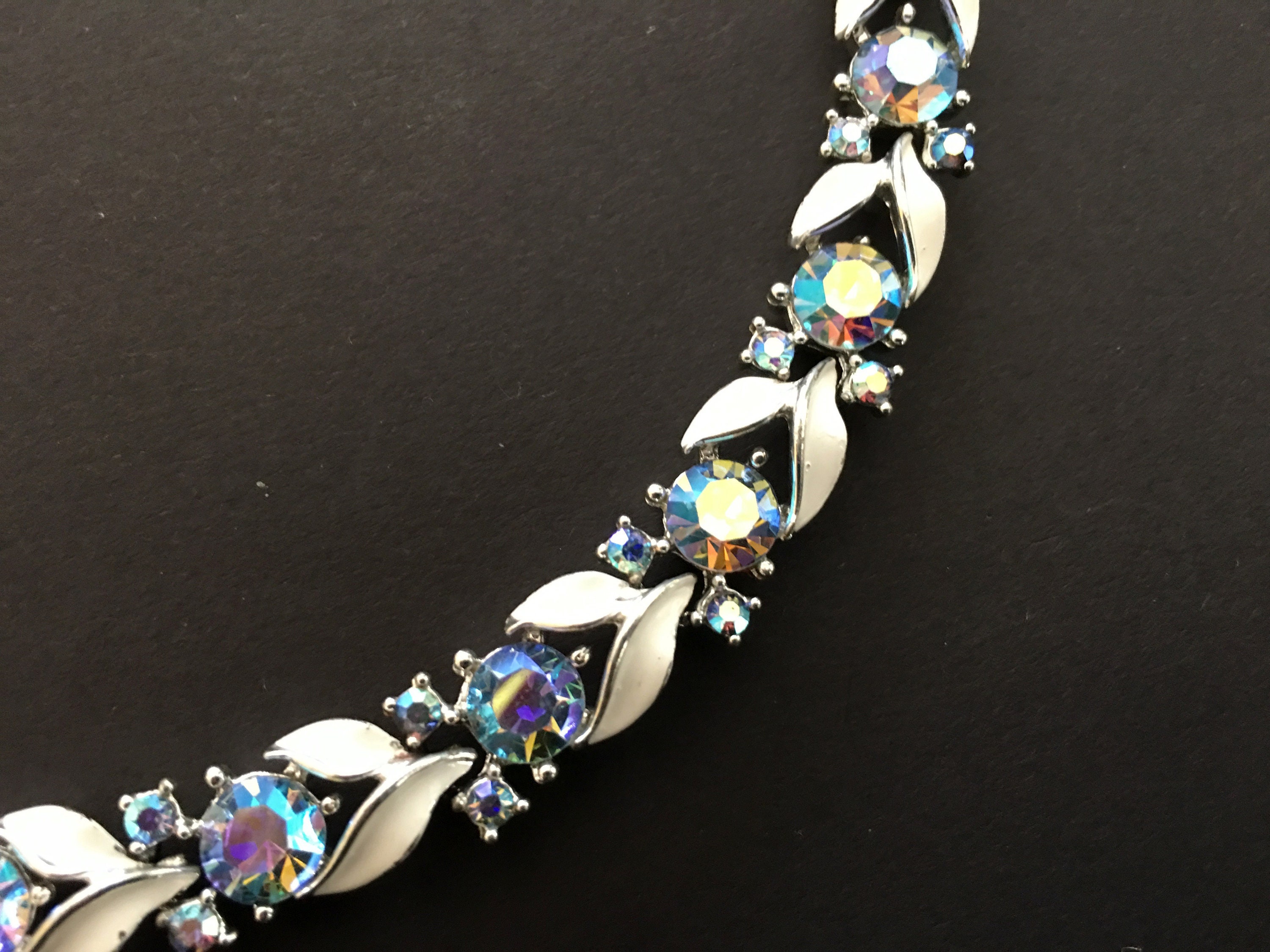 Vintage-Necklace-Heart-Rhinestones-Silver-Chain-Blue-Jewelry-Accessories