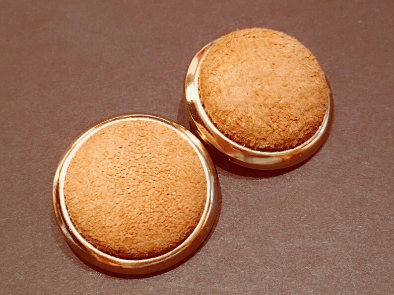 Coro Vintage Earrings, 60s Vintage Jewelry, Coro Jewelry, Suede Button Earrings, Gold Clip On Earrings, Large Gold Taupe Round Clip Earrings image 2