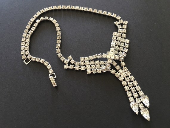 【VINTAGE HOLLYWOOD】Round Ball Lock Long Necklace Old Hollywood Necklace - Etsy