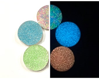 10 gr Glow in the Dark Seed Beads for Jewelry Making, 3mm Color Lined Luminous Glass Beads, 8/0 Assorted Aqua Blue Green Pink, 0.8mm Hole