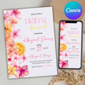 Op de afbeelding: Een roze en gele bloemige bruiloft brunch uitnodiging met een aquarel ontwerp. De uitnodiging bevat de tekst "Join us for a Bridal Brunch Honoring Abigail Davis" met de datum en tijd van het evenement. De uitnodiging bevat ook het adres en RSVP informatie.