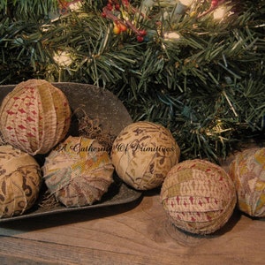 Bag Gathering 6 Folk Art Primitive Grungy Handmade Wrapped Rag Balls Ornies Bowl Filler Tucks NO Styrofoam