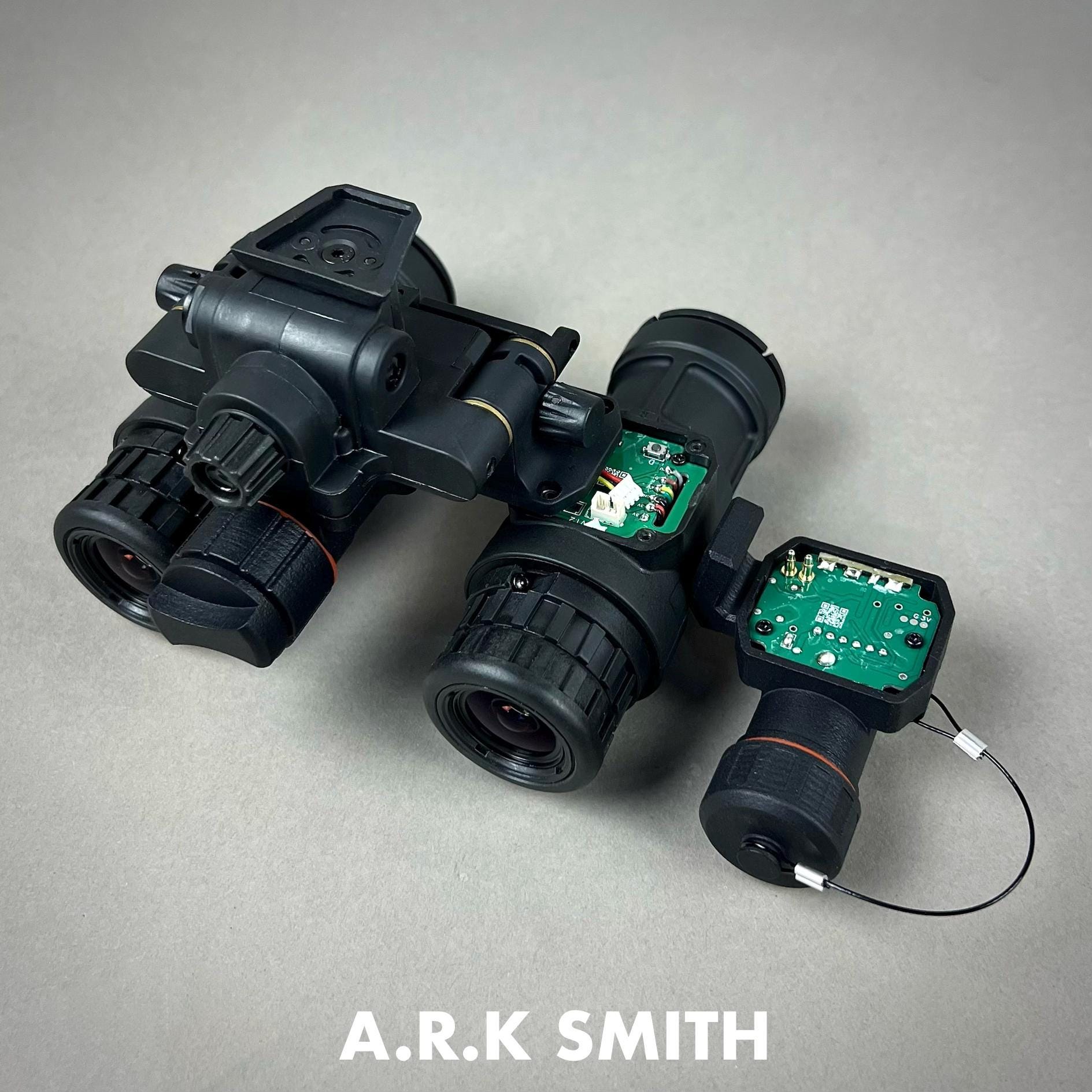 DI-31AS 1/2 Digital Night Vision NVG 1/2