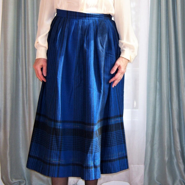 Vintage 1960's Holiday Midi Skirt Winter Wool Blend / Pleated Gathered Dirndl Long / Washable! and Warm