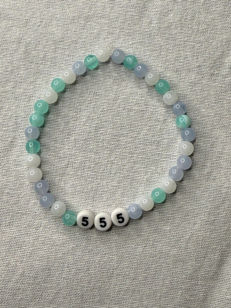 Angel Number 555 Beaded Bracelet. Blue, Aqua Green, and White Acrylic Beads.