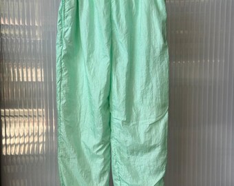 Pantalones de jogging cortavientos verde menta de los años 90