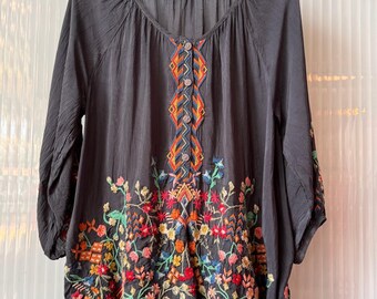 Haut gris Johnny Was avec broderie florale colorée