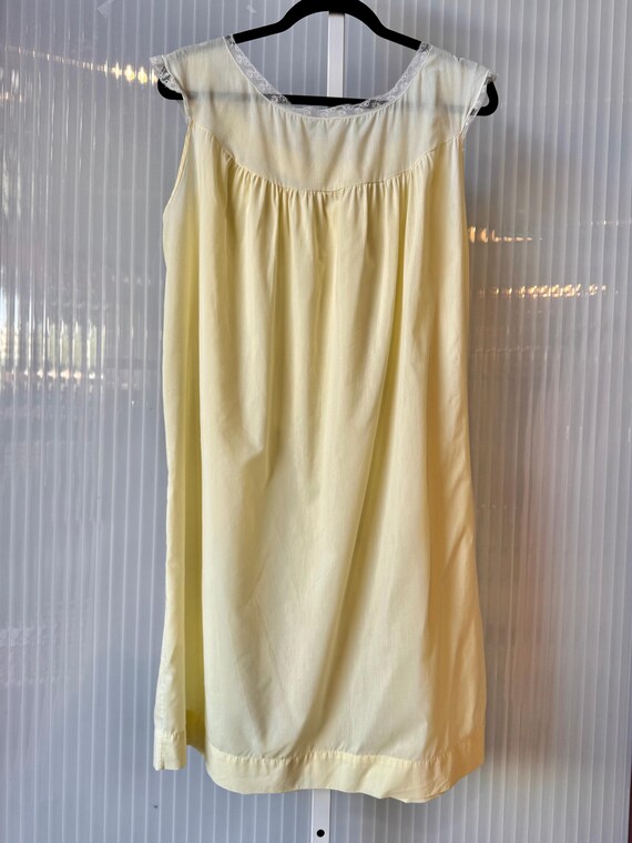 1970s Yellow Nightgown - image 2