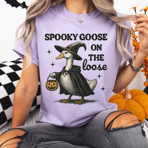 Spooky Goose Halloween T-Shirt, Halloween Witch Shirt, Retro Goose Halloween Tee, Funny Witch Costume Shirt, Animal Lovers Halloween Gift Orchid