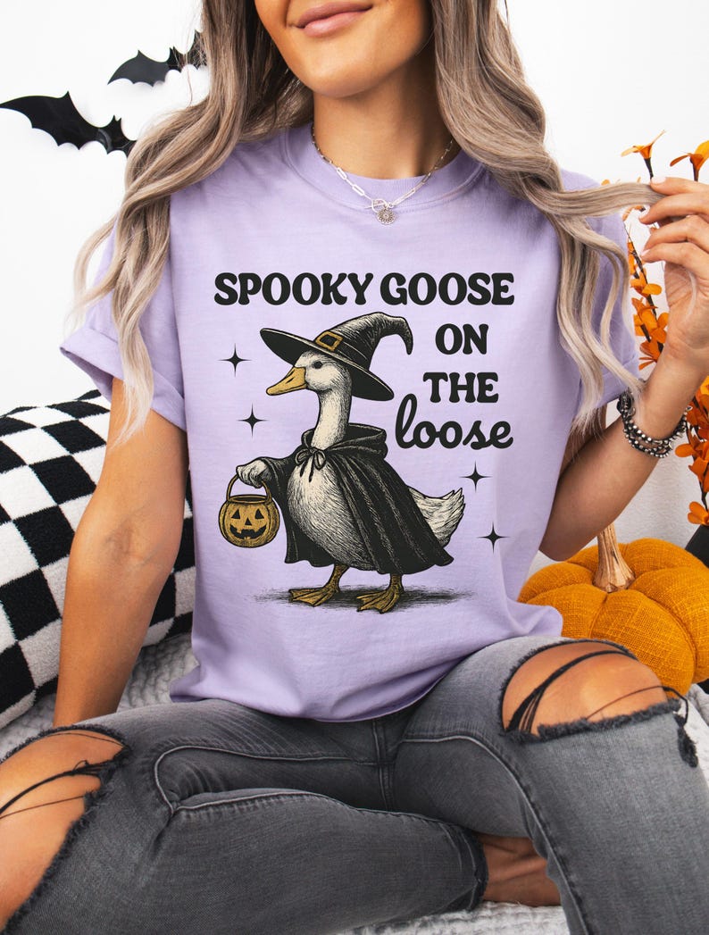Spooky Goose Halloween T-Shirt, Halloween Witch Shirt, Retro Goose Halloween Tee, Funny Witch Costume Shirt, Animal Lovers Halloween Gift Orchid