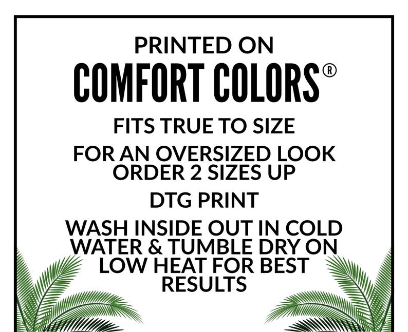 Może przedstawiać: Biała grafika z czarnym tekstem z napisem "PRINTED ON COMFORT COLORS&reg;" oraz instrukcjami pielęgnacji. Tekst zaleca pranie na lewą stronę w zimnej wodzie i suszenie w suszarce bębnowej w niskiej temperaturze.