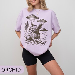 Vintage Chihuahua UFO T-Shirt, Chihuahua Cowboy Shirt, Chihuahua Western Tee, Retro Chihuahua Tee, Chihuahua Mom Dad Gift, Retro Sci-Fi Dog Orchid