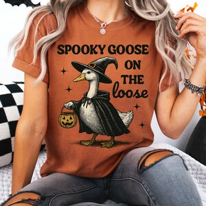Spooky Goose Halloween T-Shirt, Halloween Witch Shirt, Retro Goose Halloween Tee, Funny Witch Costume Shirt, Animal Lovers Halloween Gift Yam