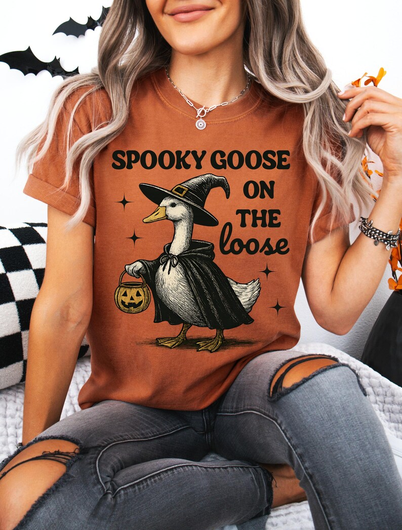Spooky Goose Halloween T-Shirt, Halloween Witch Shirt, Retro Goose Halloween Tee, Funny Witch Costume Shirt, Animal Lovers Halloween Gift Yam