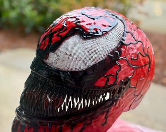 Carnage mask with movable jaw