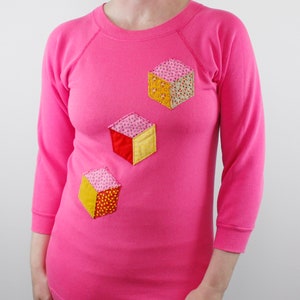 Vintage 80s Hanes Her Way Sweatshirt, Long Length, 3/4 Sleeve, Vibrant Deep Pink, Cube Illusion Quilted Patches Small image 4