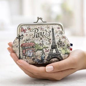 Paris Chic Coin Purse for Women – Compact Wallet with Zipper – Elegant Paris Souvenir – Trendy Pouch Gift for Her