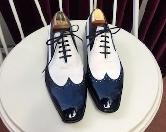 Zapatos Oxford de punta de ala bicolor hechos a mano: charol blanco y azul