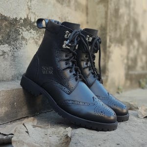 Herren Scottish Kilt Boots aus echtem Leder Schwarz Ghillie Brogues Traditionelle Highland Dress Schuhe mit strapazierfähiger Gummisohle