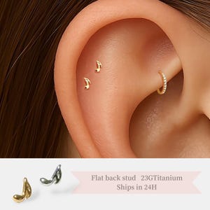 Tiny Music Note Threadless Titanium Stud – Hypoallergenic Flat Back Earring for Cartilage, Helix, Tragus Piercings
