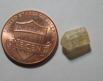 natuurlijke Imperial Topaz Crystal...    9.5 x 6 x 3,6 mm...              B2204