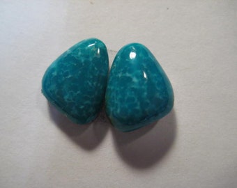 Nevada Turquoise cabineset .... paar oorbellen .... 12 x 9,5 x 5,9 mm ..... B4781