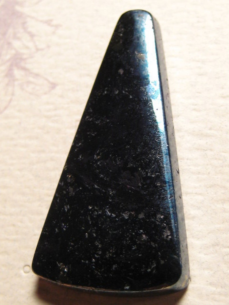 39 x 19 x 4.6 mm .. a4895 Covellite cab ..