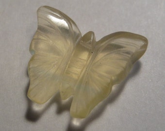 gesneden fluorietvlinder ...... 14 x 16 x 4 mm .. a2798