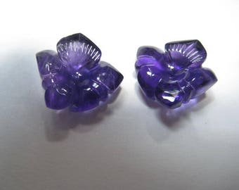 Snidade naturliga ametistblommor... Set .......... 12 x 12 x 5,5 mm ....... B4462