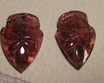 Dubbelsidigt snidade turmalinbitar ...... 17 x 11 x 3 mm ... 2801