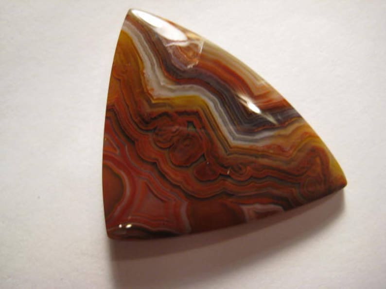 Dryhead Agate cab ..... B4273 37 x 33 x 5 mm .............