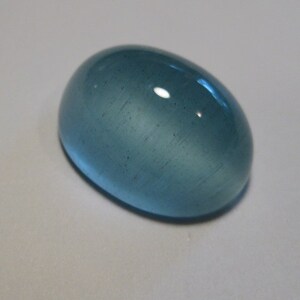 Aquamarine Cab .............. 11 x 9 x 6 mm ... 483 image 3