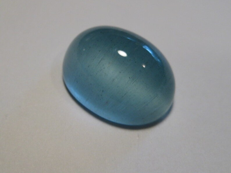 Aquamarine Cab .............. 11 x 9 x 6 mm ... 483 image 3