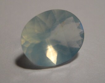 Gefacetteerd Gem natuurlijke Peruaanse Blue Opal... fancy knippen... checker boord boven...   10.5 x 8.5 x 6 mm...    1722