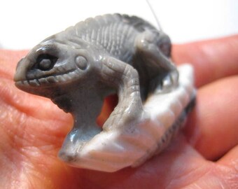 3D-gesneden agaathagediskraal ......... 40 x 26 x 14 mm ........ B4494
