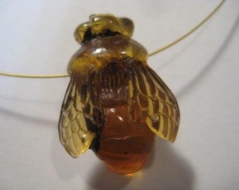 PREMIUM*   .  carved Amber  Bee bead  . Real . Natural Amber .   26 x 19 x 12 mm   .      B5392