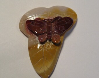 Mookaite Jasper GESNEDEN ' Butterfly ' and blad...  42 x 33 x 9 mm... a3