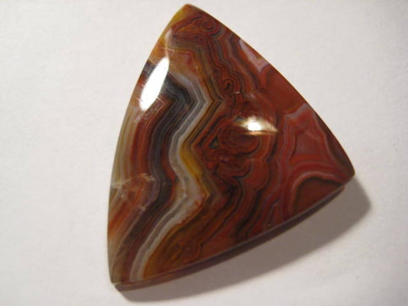 Dryhead Agate cab ..... B4273 37 x 33 x 5 mm .............