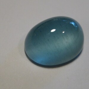 Aquamarine Cab .............. 11 x 9 x 6 mm ... 483 image 4