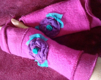 Womens Fingerless Gloves sewing pattern with flowers PDF