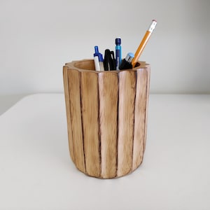 Handcrafted Mango Wood Pen Holder Unique Design Office Decor Desk Organizer Home Decoration Desk Accessory Pencil Holder Natural Wood Color