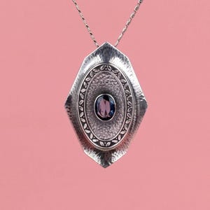Antike Jugendstil Art Déco Navette Brosche aus 900 Silber mit dunkelblauer Paste / Glas um 1920