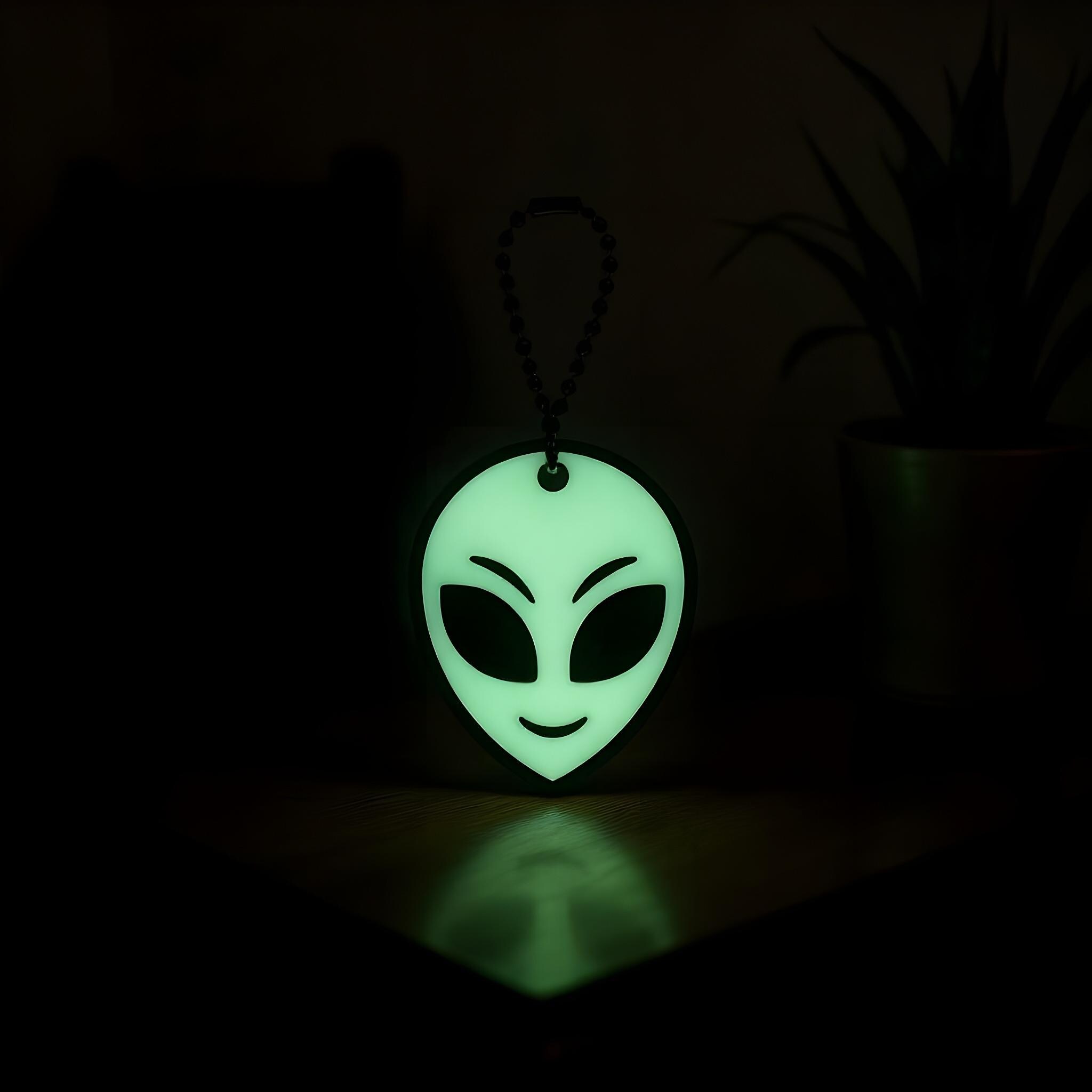 Glow Alien Keychain | 3D Printed - Etsy