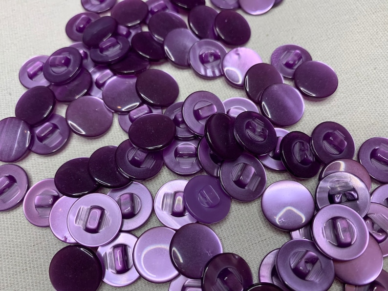 Medium Purple Buttons With Glistening Sheen Design 5/8” Sewing Buttons ...