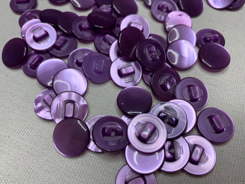 Medium Purple Buttons With Glistening Sheen Design 5/8” Sewing Buttons ...