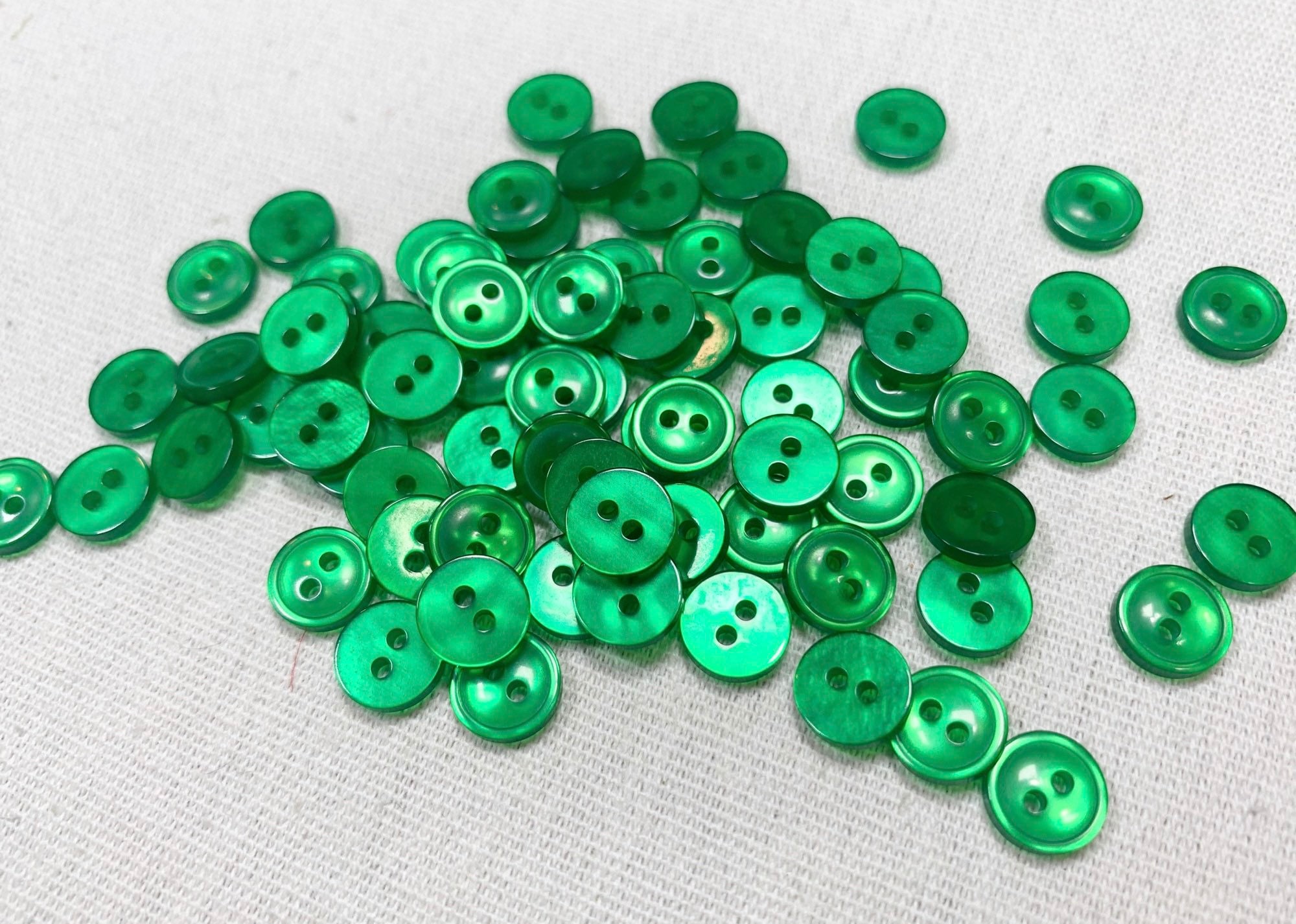 JOLIS BOUTONS COUTURE en porcelaine vert doux brillant 3 tailles au choix -   France